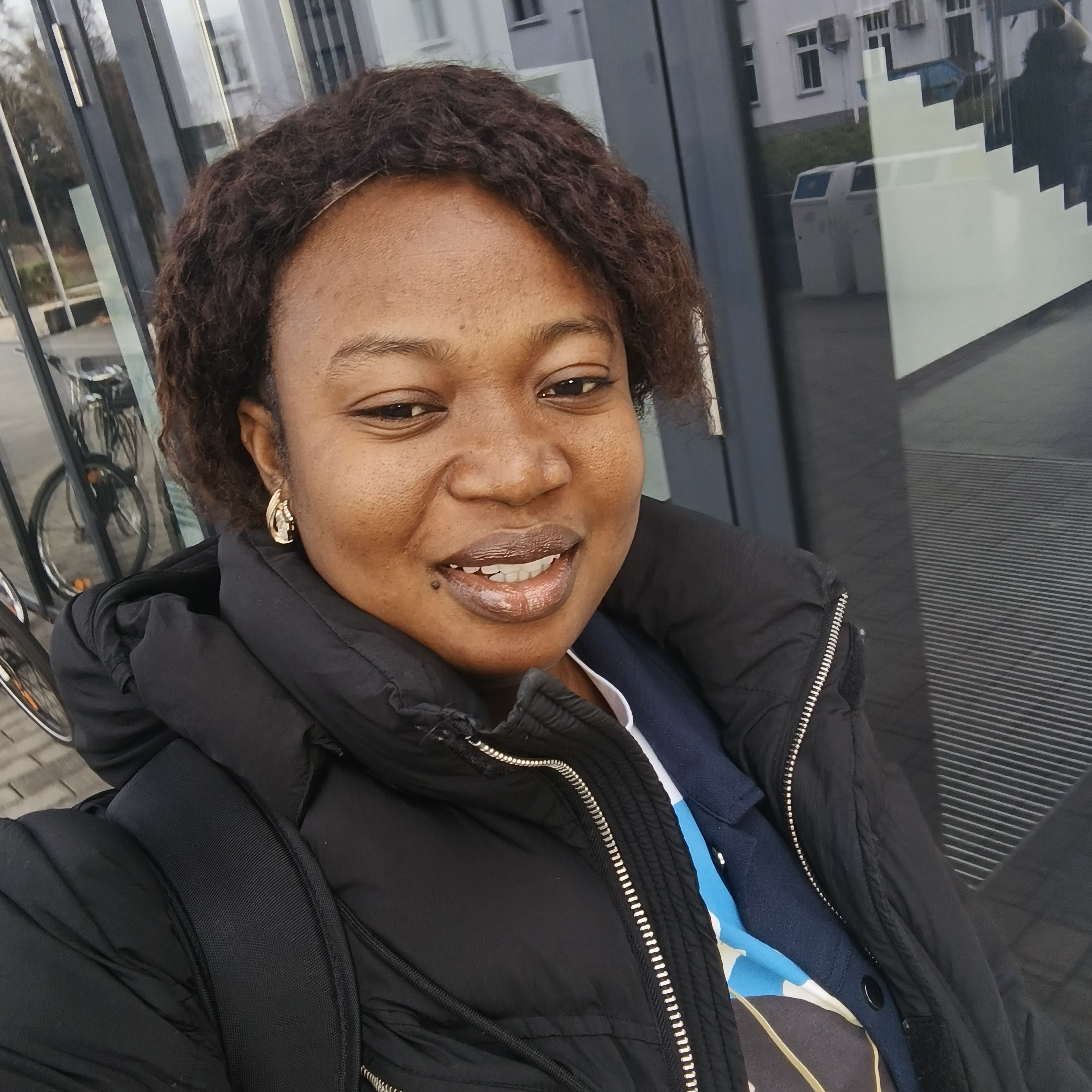 Hagar Ayinpokbire Aputele – Referenzbild